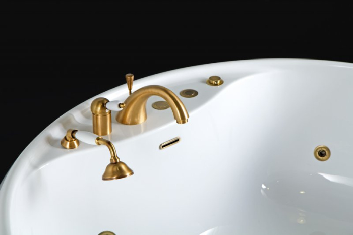 Акриловая ванна BelBagno BB30-1550