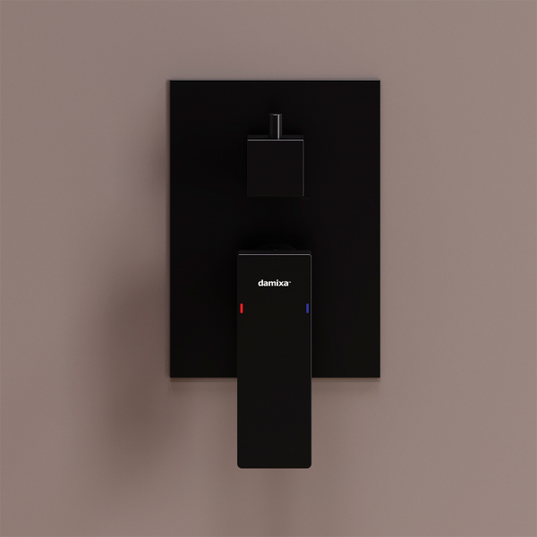 Смеситель для ванны и душа монтируемый в стену Damixa Gala, 537100300