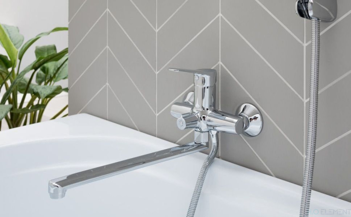 Смеситель Bravat Emeralda TF6135147CP-LB-RUS универсальный с лейкой